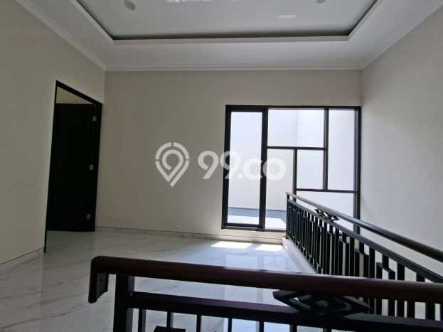 Jual Rumah Luas Elegan Dengan View Eksklusif di Manyar, Surabaya Jual Rumah Luas Elegan Dengan View Eksklusif di Manyar, Surabaya