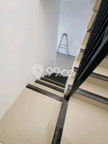 For Sale Rumah 3 Kamar Lokasi Strategis Nyaman dan Strategis di Rungkut For Sale Rumah 3 Kamar Lokasi Strategis Nyaman dan Strategis di Rungkut