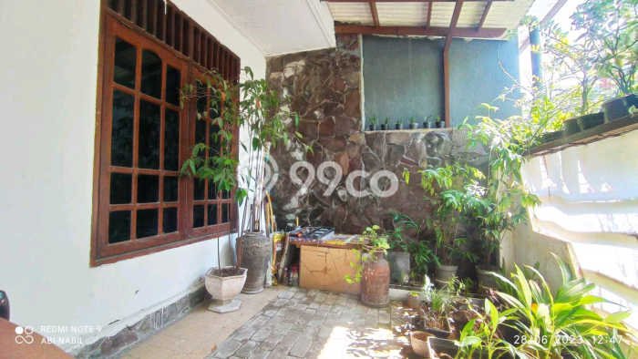 Jual Rumah Favorit Siap Huni LB 196m2 di Rungkut, Surabaya Jual Rumah Favorit Siap Huni LB 196m2 di Rungkut, Surabaya