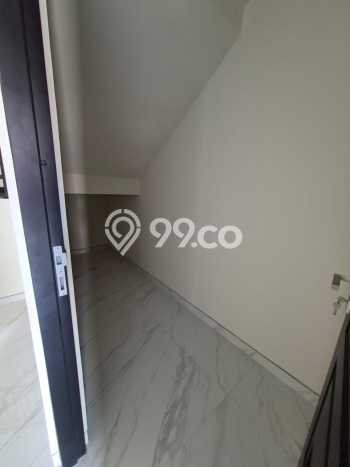 Jual Rumah Luas Elegan Dengan View Eksklusif di Manyar, Surabaya Jual Rumah Luas Elegan Dengan View Eksklusif di Manyar, Surabaya