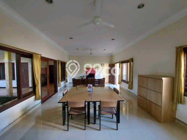 Dijual Rumah Mewah Megah Dengan View Eksklusif di Panjang Jiwo, Surabaya Dijual Rumah Mewah Megah Dengan View Eksklusif di Panjang Jiwo, Surabaya