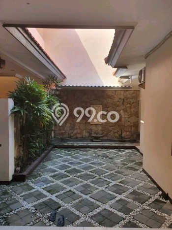 Dijual Rumah Premium dengan Fasilitas Sekitar Lengkap di Wonocolo, Surabaya Dijual Rumah Premium dengan Fasilitas Sekitar Lengkap di Wonocolo, Surabaya