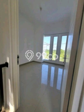 For Sale Rumah 3 Kamar Lokasi Strategis Nyaman dan Strategis di Rungkut For Sale Rumah 3 Kamar Lokasi Strategis Nyaman dan Strategis di Rungkut