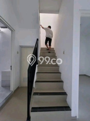 For Sale Rumah 3 Kamar Lokasi Strategis Nyaman dan Strategis di Rungkut For Sale Rumah 3 Kamar Lokasi Strategis Nyaman dan Strategis di Rungkut