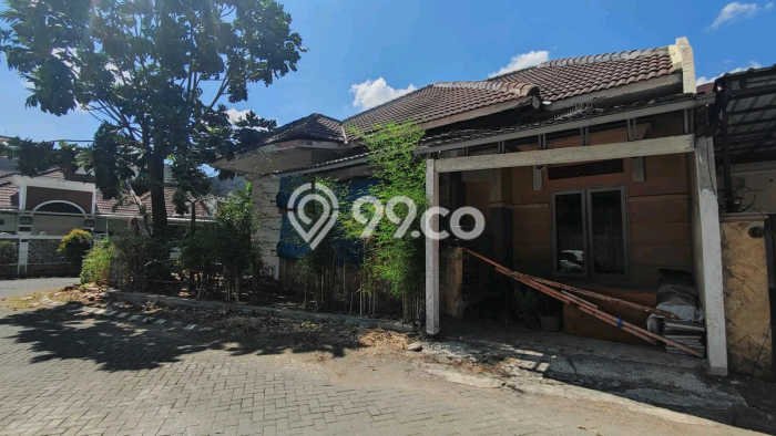 Jual Rumah Bagus Siap Huni LB 150m2 di Jambangan, Surabaya Jual Rumah Bagus Siap Huni LB 150m2 di Jambangan, Surabaya