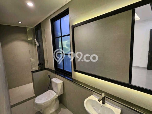 For Sale Rumah Elit Exclusive di Rungkut, Surabaya For Sale Rumah Elit Exclusive di Rungkut, Surabaya