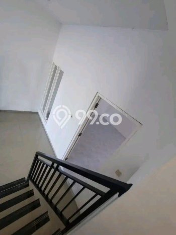 For Sale Rumah 3 Kamar Lokasi Strategis Nyaman dan Strategis di Rungkut For Sale Rumah 3 Kamar Lokasi Strategis Nyaman dan Strategis di Rungkut