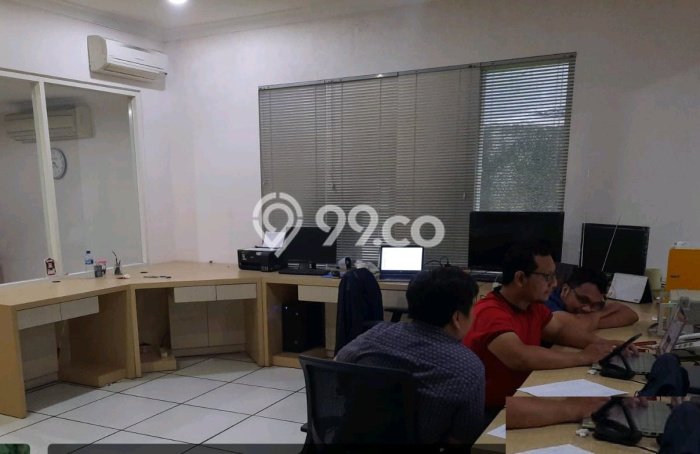 Rumah Luxury Best Location di Surabaya, Jawa Timur Rumah Luxury Best Location di Surabaya, Jawa Timur