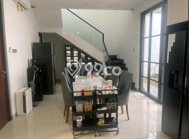 Dijual Rumah Premium dengan Fasilitas Sekitar Komplit di Tenggilis Mejoyo, Surabaya Dijual Rumah Premium dengan Fasilitas Sekitar Komplit di Tenggilis Mejoyo, Surabaya