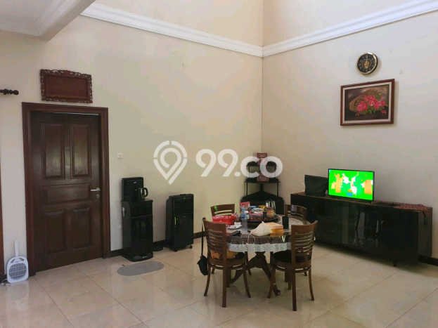 Dijual Rumah Premium dengan Fasilitas Sekitar Lengkap di Wonocolo, Surabaya Dijual Rumah Premium dengan Fasilitas Sekitar Lengkap di Wonocolo, Surabaya