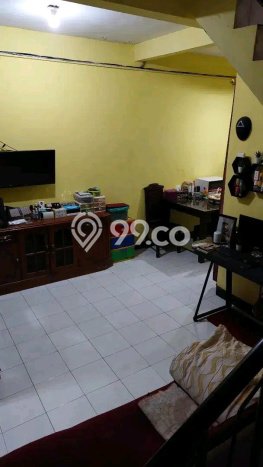 For Sale Rumah 5 Kamar Lokasi Ideal Nyaman dan Strategis di Rungkut For Sale Rumah 5 Kamar Lokasi Ideal Nyaman dan Strategis di Rungkut