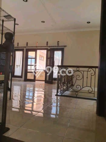 Dijual Rumah Premium dengan Fasilitas Sekitar Lengkap di Wonocolo, Surabaya Dijual Rumah Premium dengan Fasilitas Sekitar Lengkap di Wonocolo, Surabaya
