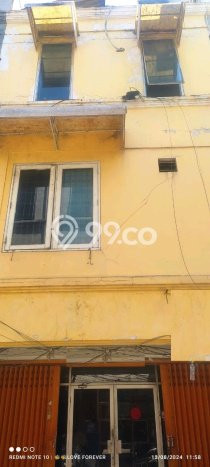 Ruko Dijual di Surabaya LT 60m2 & LB 180m2 Lokasi Terbaik! Ruko Dijual di Surabaya LT 60m2 & LB 180m2 Lokasi Terbaik!