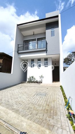 Rumah Modern 3 KT di Setiabudi Bandung Semi Furnished Rumah Modern 3 KT di Setiabudi Bandung Semi Furnished