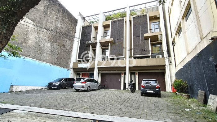Disewakan Komersial di Kawasan Ramai Moch Toha Luas 90m2 Disewakan Komersial di Kawasan Ramai Moch Toha Luas 90m2
