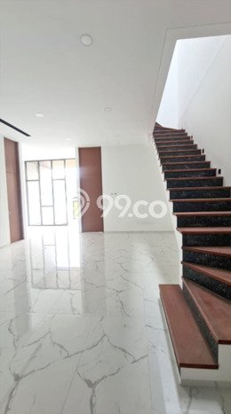 Rumah Mewah LB 210m2 Siap Pakai Desain Elegan di Setra Duta, Bandung Rumah Mewah LB 210m2 Siap Pakai Desain Elegan di Setra Duta, Bandung