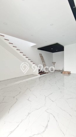 Rumah Mewah LB 210m2 Siap Pakai Desain Elegan di Setra Duta, Bandung Rumah Mewah LB 210m2 Siap Pakai Desain Elegan di Setra Duta, Bandung