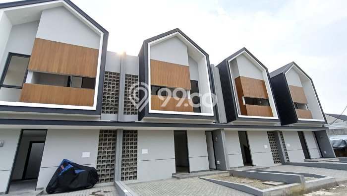 Rumah Luas Asri 3 KT Siap Pakai di Taman Kopo Indah Bandung Rumah Luas Asri 3 KT Siap Pakai di Taman Kopo Indah Bandung
