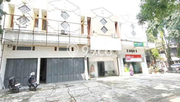 AREA KOMERSIAL! Ruko For Rent Kawasan Pelajar Pejuang, Luas 170m², Akses Utama, Ready Bisnis AREA KOMERSIAL! Ruko For Rent Kawasan Pelajar Pejuang, Luas 170m², Akses Utama, Ready Bisnis