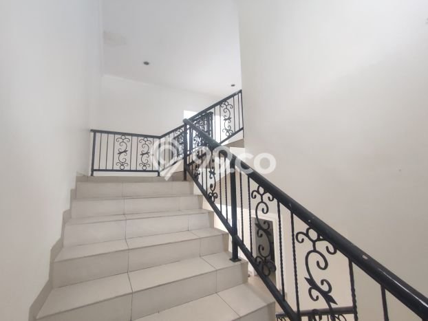Rumah Luxury Modern Tanpa Renovasi di Pantai Indah Kapuk Jakarta Utara Rumah Luxury Modern Tanpa Renovasi di Pantai Indah Kapuk Jakarta Utara
