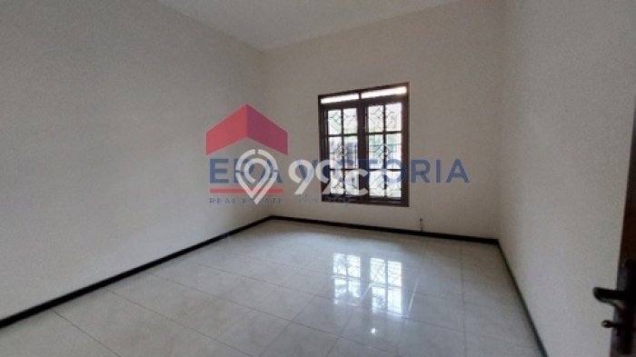 Rumah 2 Lantai Bagus Sekali Unfurnished di Bunga Pinangsia Malang Rumah 2 Lantai Bagus Sekali Unfurnished di Bunga Pinangsia Malang
