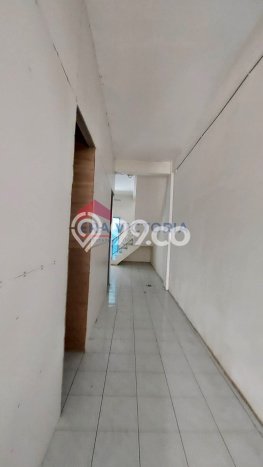 AREA KOMERSIAL! Ruko Disewakan di Blimbing, Luas 200m², Jalan Utama AREA KOMERSIAL! Ruko Disewakan di Blimbing, Luas 200m², Jalan Utama