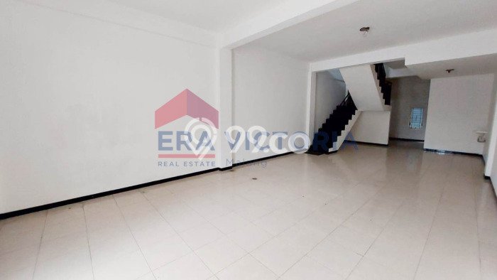 Ruko di Klojen, Luas 135m², Area Komersial, Siap Bisnis Ruko di Klojen, Luas 135m², Area Komersial, Siap Bisnis