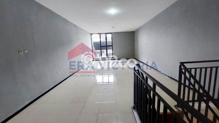 Ruko di Klojen, Luas 135m², Area Komersial, Siap Bisnis Ruko di Klojen, Luas 135m², Area Komersial, Siap Bisnis