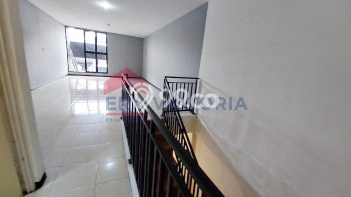 Ruko di Klojen, Luas 135m², Area Komersial, Siap Bisnis Ruko di Klojen, Luas 135m², Area Komersial, Siap Bisnis