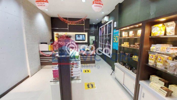 For Rent Ruko di Klojen, Luas 128m², Area Ramai For Rent Ruko di Klojen, Luas 128m², Area Ramai
