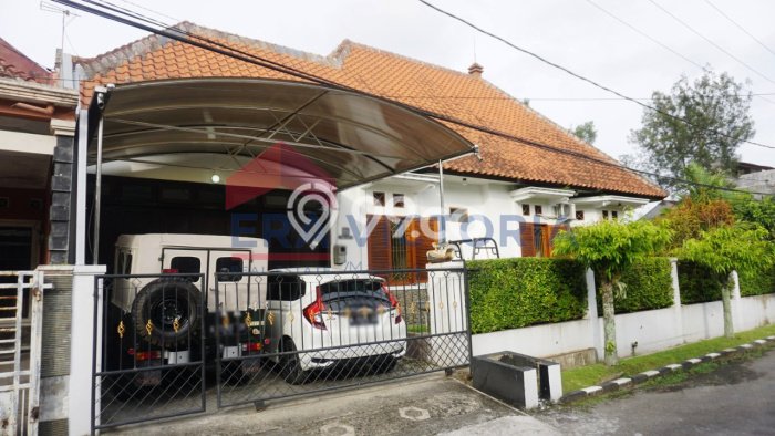 Hunian Mewah LB 200m2 Siap Huni Desain Elegan di Sulfat, Malang Hunian Mewah LB 200m2 Siap Huni Desain Elegan di Sulfat, Malang