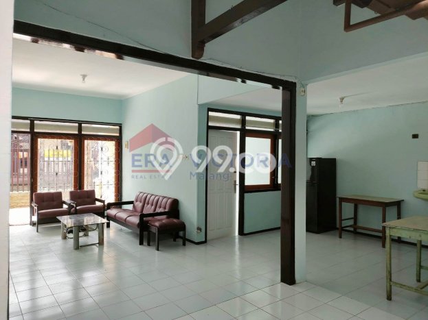 HARGA TERBAIK! Rumah Berkualitas di Tidar, Luas 135m² Bangunan 144m² HARGA TERBAIK! Rumah Berkualitas di Tidar, Luas 135m² Bangunan 144m²