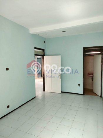 HARGA TERBAIK! Rumah Berkualitas di Tidar, Luas 135m² Bangunan 144m² HARGA TERBAIK! Rumah Berkualitas di Tidar, Luas 135m² Bangunan 144m²