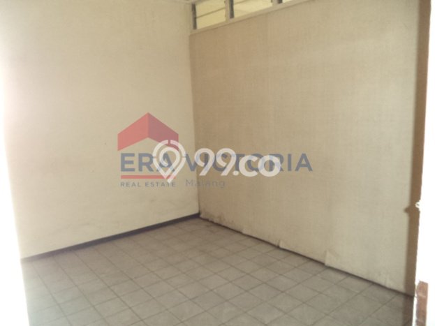LOKASI STRATEGIS! Ruko di Klojen, Luas 360m2m², Area Komersial, Jalan Utama LOKASI STRATEGIS! Ruko di Klojen, Luas 360m2m², Area Komersial, Jalan Utama