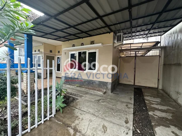 Disewakan! Rumah 5 Kamar Tidur &
1 Kamar Mandi di Buah-buahan, Malang Disewakan! Rumah 5 Kamar Tidur &
1 Kamar Mandi di Buah-buahan, Malang