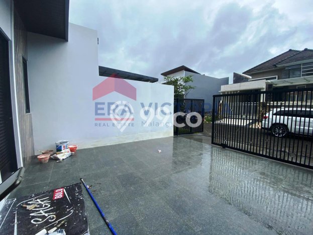 BEST CHOICE! Rumah area Araya, Luas 180m² Bangunan 220m² BEST CHOICE! Rumah area Araya, Luas 180m² Bangunan 220m²