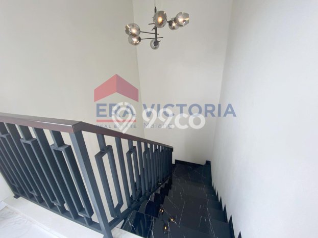 BEST CHOICE! Rumah area Araya, Luas 180m² Bangunan 220m² BEST CHOICE! Rumah area Araya, Luas 180m² Bangunan 220m²