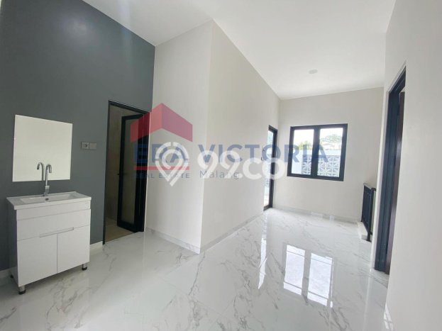 BEST CHOICE! Rumah area Araya, Luas 180m² Bangunan 220m² BEST CHOICE! Rumah area Araya, Luas 180m² Bangunan 220m²