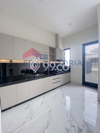 BEST CHOICE! Rumah area Araya, Luas 180m² Bangunan 220m² BEST CHOICE! Rumah area Araya, Luas 180m² Bangunan 220m²