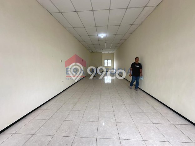 Ruko Disewakan di Blimbing, Luas 207m², Lokasi Strategis, Siap Operasi Ruko Disewakan di Blimbing, Luas 207m², Lokasi Strategis, Siap Operasi