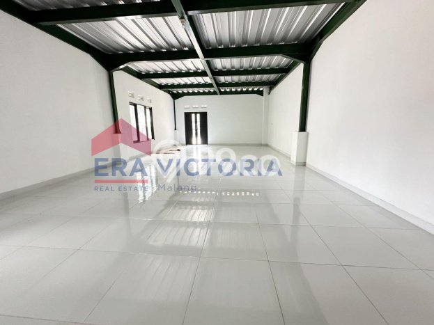HARGA SPESIAL! Gudang Kawasan Pakis, Luas 1800m², Area Strategis HARGA SPESIAL! Gudang Kawasan Pakis, Luas 1800m², Area Strategis