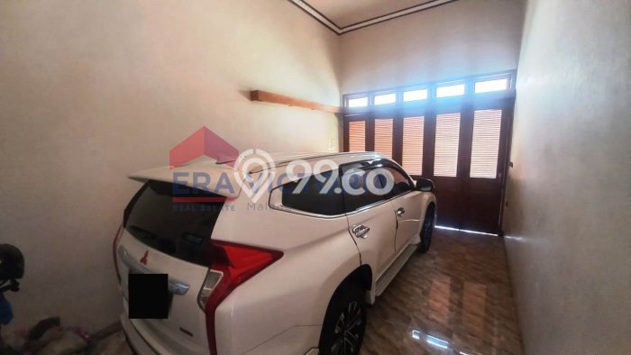 Rumah Lokasi Strategis di Lowokwaru, Malang, Luas 346m² Bangunan 380m² Rumah Lokasi Strategis di Lowokwaru, Malang, Luas 346m² Bangunan 380m²