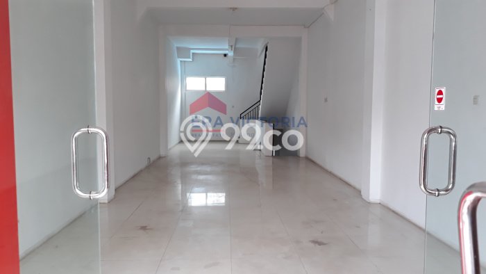 LOKASI STRATEGIS! Ruko Kawasan Lowokwaru, Luas 240m², Area Ramai, Siap Operasional LOKASI STRATEGIS! Ruko Kawasan Lowokwaru, Luas 240m², Area Ramai, Siap Operasional