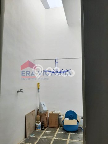 Rumah Modern Cantik 3 KT Bisa Langsung Pindah di Klojen Rumah Modern Cantik 3 KT Bisa Langsung Pindah di Klojen