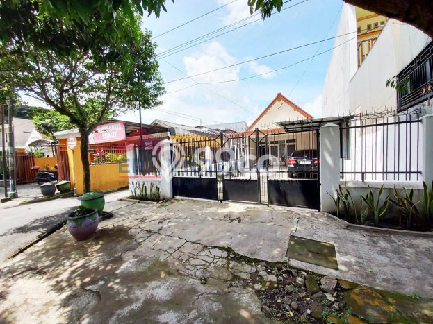 Siap Huni Rumah Mewah 3 Kamar di Klojen Dekat ke Mana Saja Siap Huni Rumah Mewah 3 Kamar di Klojen Dekat ke Mana Saja