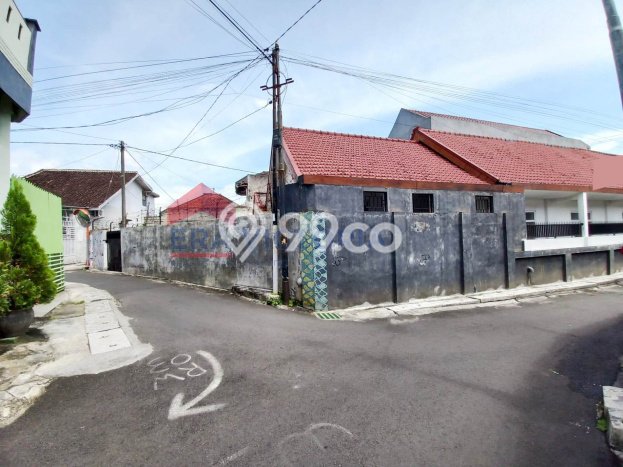 Siap Huni Rumah Mewah 3 Kamar di Klojen Dekat ke Mana Saja Siap Huni Rumah Mewah 3 Kamar di Klojen Dekat ke Mana Saja