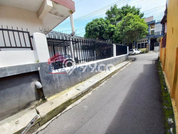 Siap Huni Rumah Mewah 3 Kamar di Klojen Dekat ke Mana Saja Siap Huni Rumah Mewah 3 Kamar di Klojen Dekat ke Mana Saja