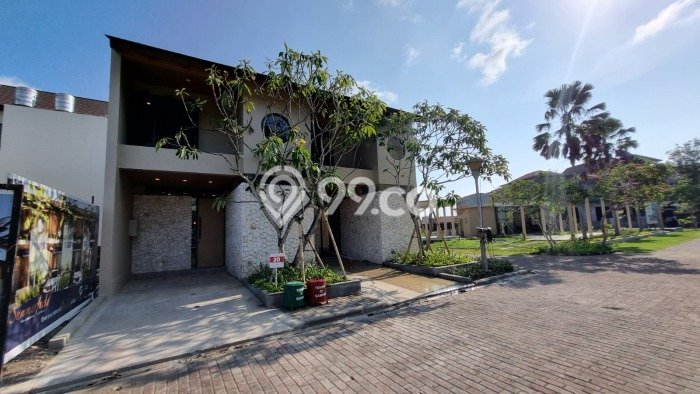 Vila di , Dimensi 97m2m², Akses ke transportasi publik Vila di , Dimensi 97m2m², Akses ke transportasi publik