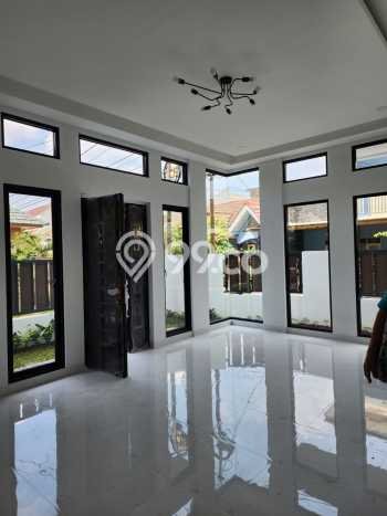 Hunian Elit LB 240m2 Siap Huni Desain Elegan di BSD Nusaloka, Tangerang Hunian Elit LB 240m2 Siap Huni Desain Elegan di BSD Nusaloka, Tangerang