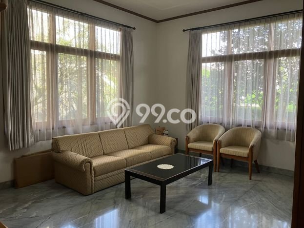 Rumah Mewah Siap Huni LT 1153m2 di Cidadap, Bandung Rumah Mewah Siap Huni LT 1153m2 di Cidadap, Bandung